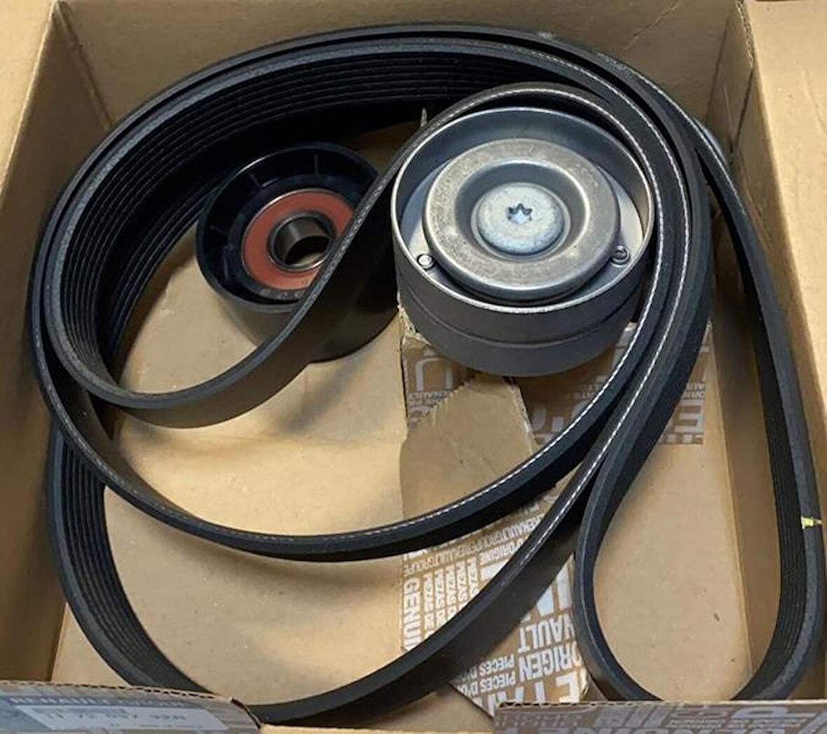 AKSESUAR KAYIS KİTİ F4R DUSTER HS 2011 7701479099 7701479099 117209732R
