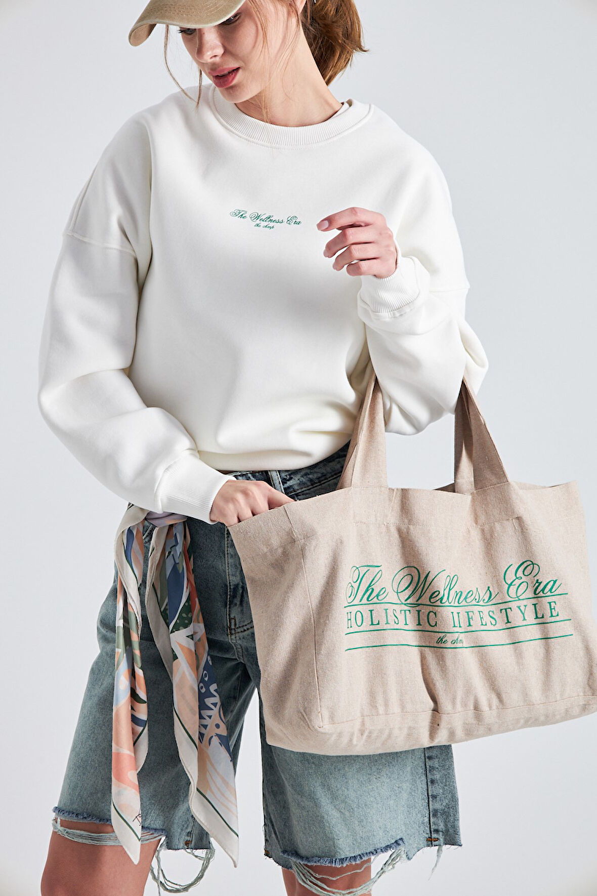 The Wellness Era Baskılı Oversize Beyaz Kadın Sweatshirt