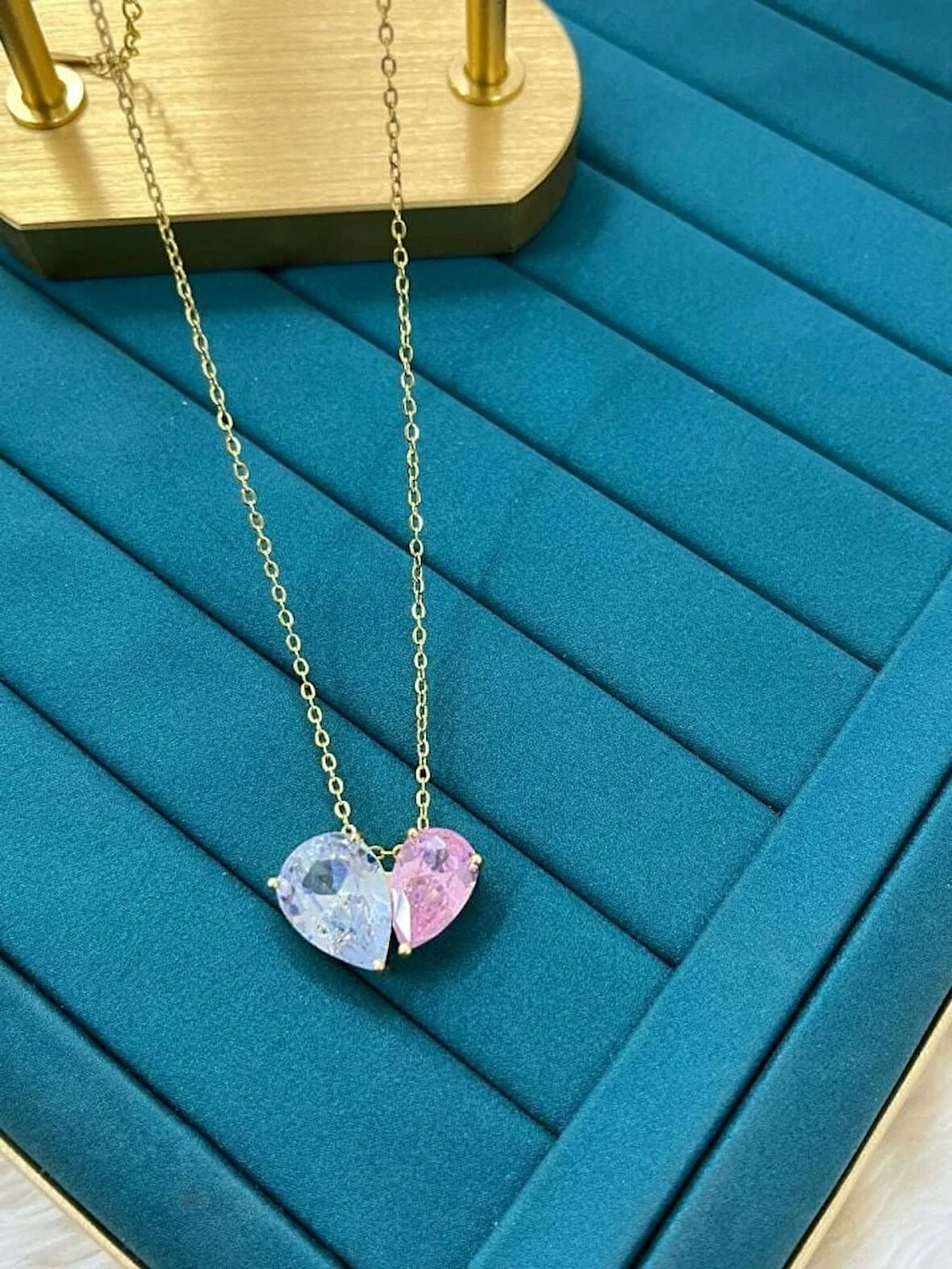 Gold Renk Parlak Pembe Taşlı Şık Zarif ve Anlamlı Hediye Çift Kalp Çelik Kolye