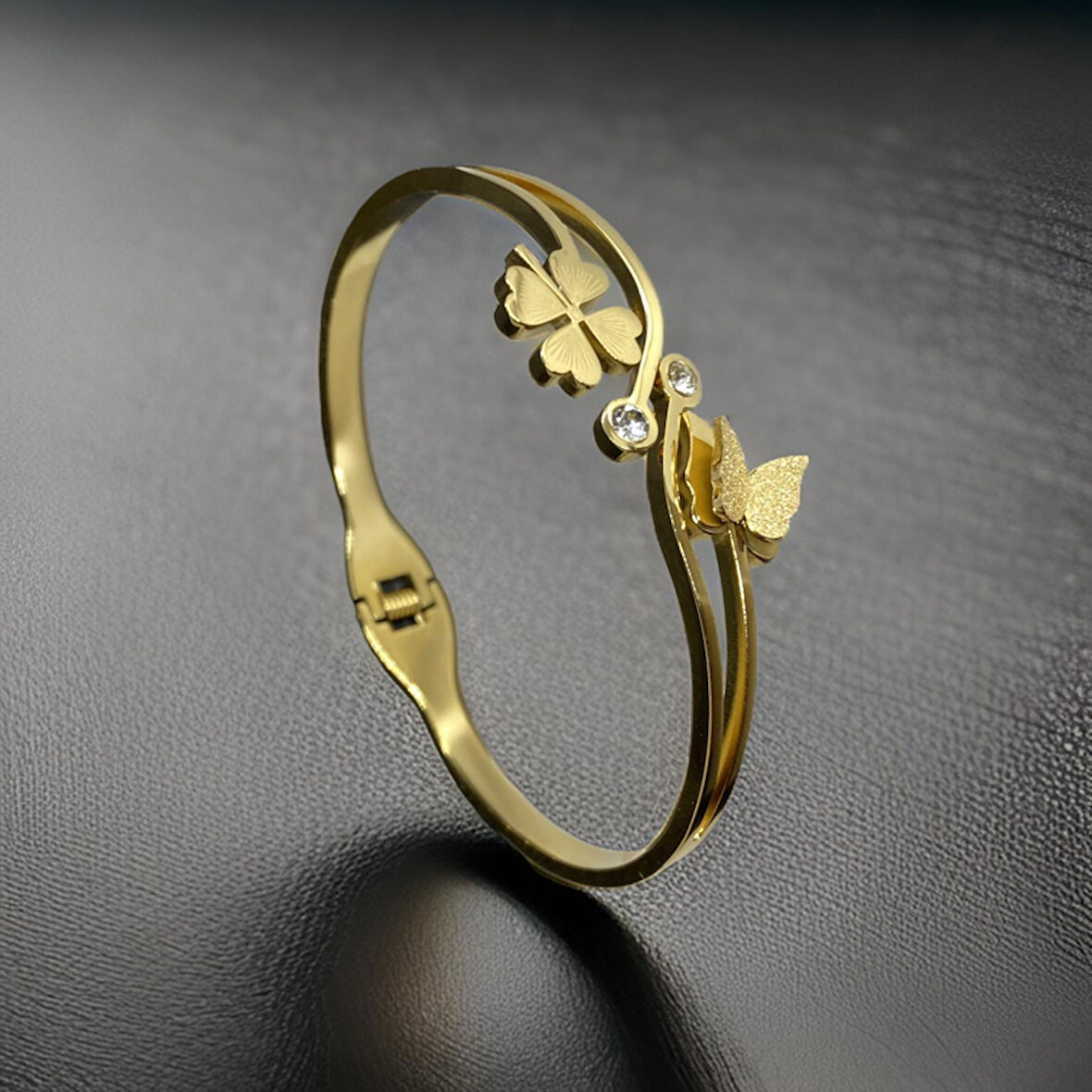 Gold Renk Zarif Kelebek ve Yonca Motif 316L Antialerjik Şık Zirkon Taşlarla Zarafet Çelik Bileklik