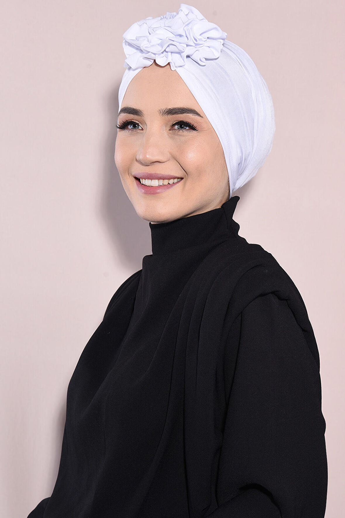 Güllü Büzgülü Çift Taraflı Bone Beyaz - Beyaz