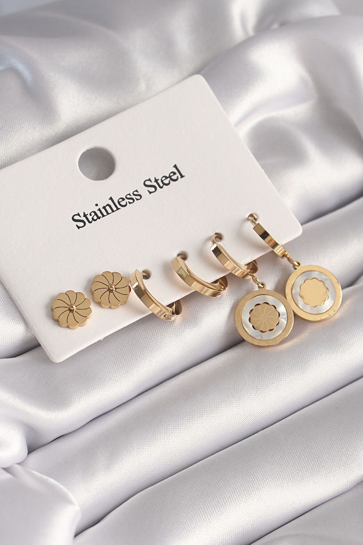 316L Çelik Gold Renk Sedefli Lotus Model Kadın Küpe Seti - Lisinya