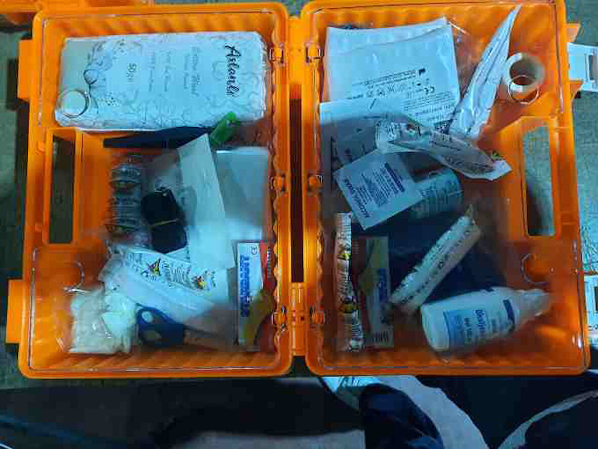 PLS. İŞYERİ İLKYARDIM SETİ LUX DUVARA MONTE EDİLEBİLİR HIRDAVAT GZD111113