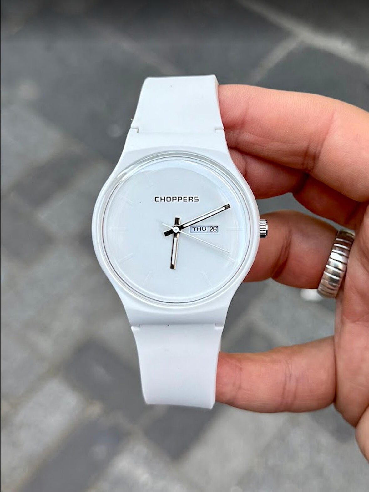 Beyaz Renk Silikon Kordonlu Şık VIP Model Beyaz Renk Metal Yuvarlak Kadran Erkek Saati | Sportif Şık