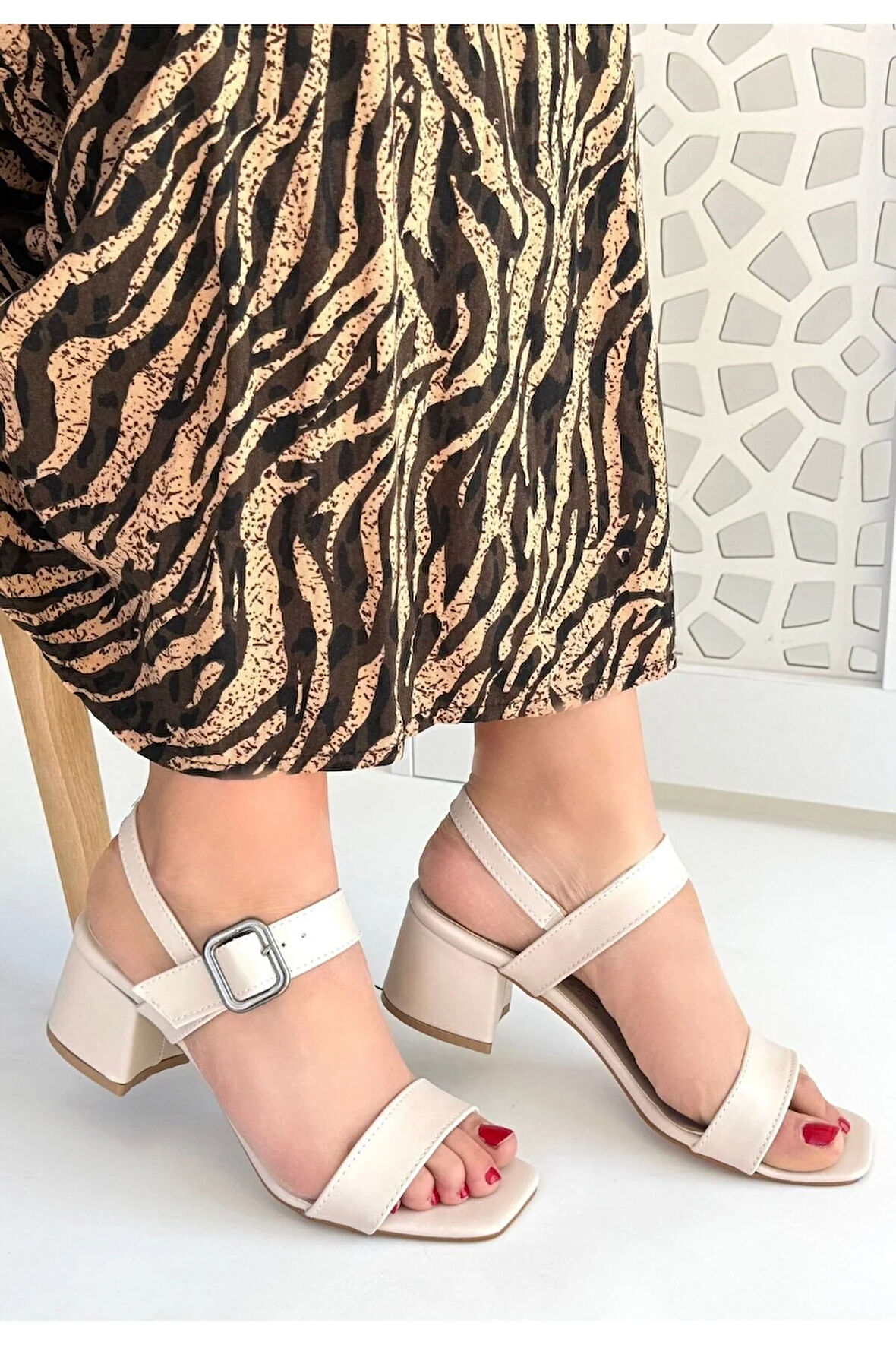 Year Bej Cilt Topuklu Ayakkabı