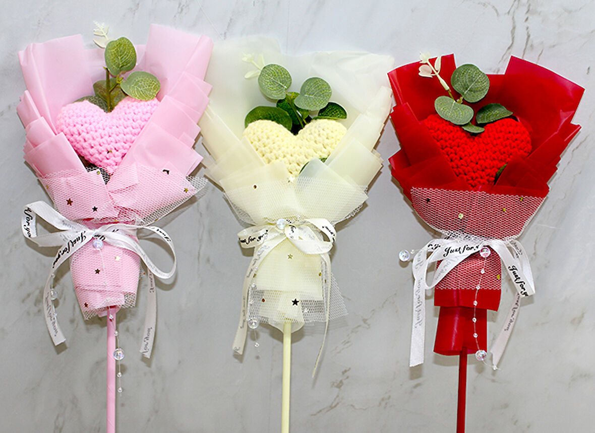 El Örgüsü Kalp Çiçeği Buketi 