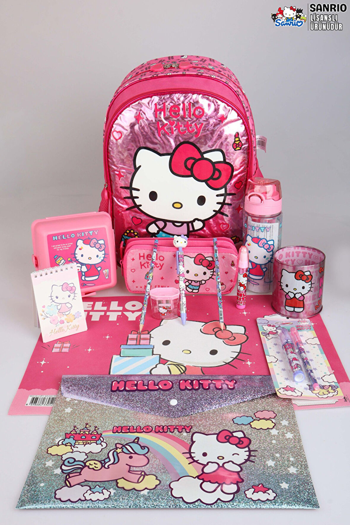 DEKOMUS İLE LİSANSLI YENİ SEZON "PINK LOVE KOLEKSİYONU" HELLO KITTY OKUL ÇANTASI,KALEM ÇANTASI,BESLENME KABI,MATARA İLEKIRTASİYE SETİ SETİ