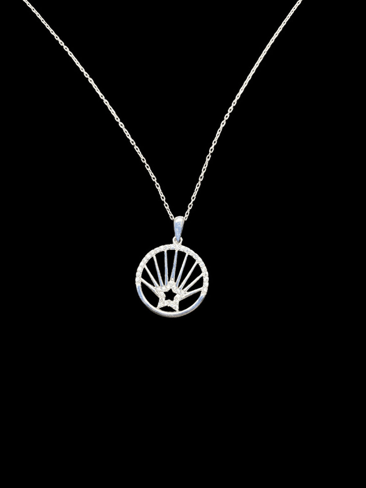 🌟 925 Ayar İthal Gümüş Yıldız & Işın Desenli Kolye | Zirkon Taşlı Sembolik Şık Tasarım