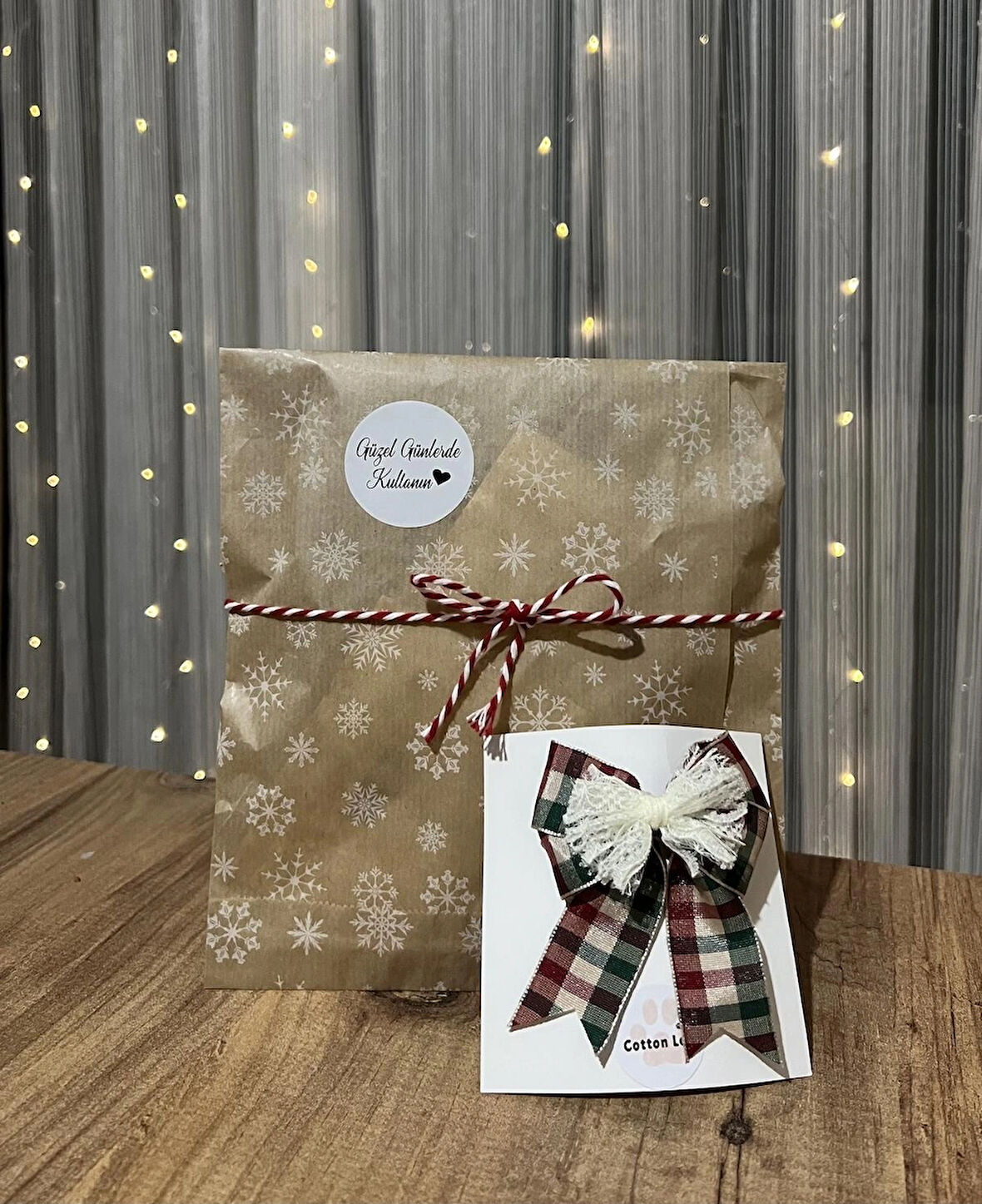 Tül detay ekose desen toka