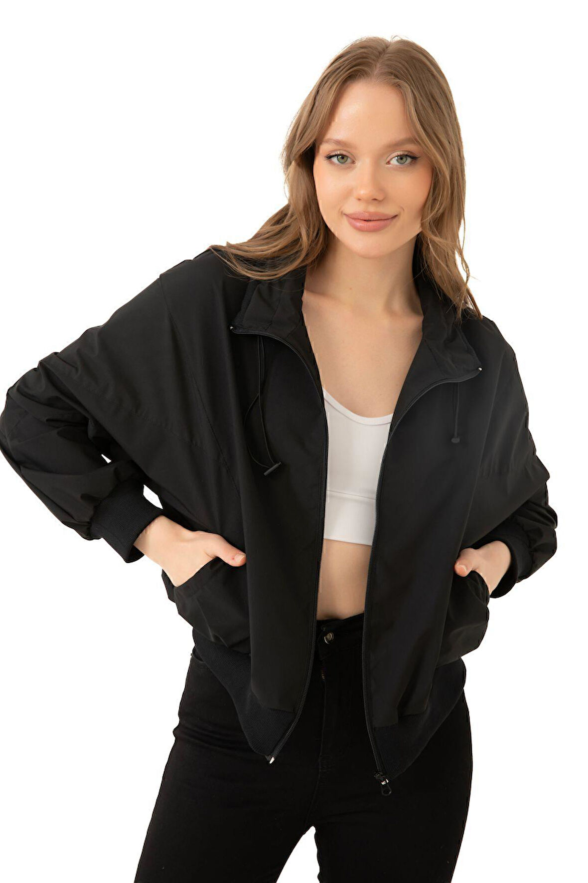 Spor Kadın Dik Yaka Su ve Rüzgar Geçirmez Oversize Crop Mevsimlik Yağmurluk Rüzgarlık