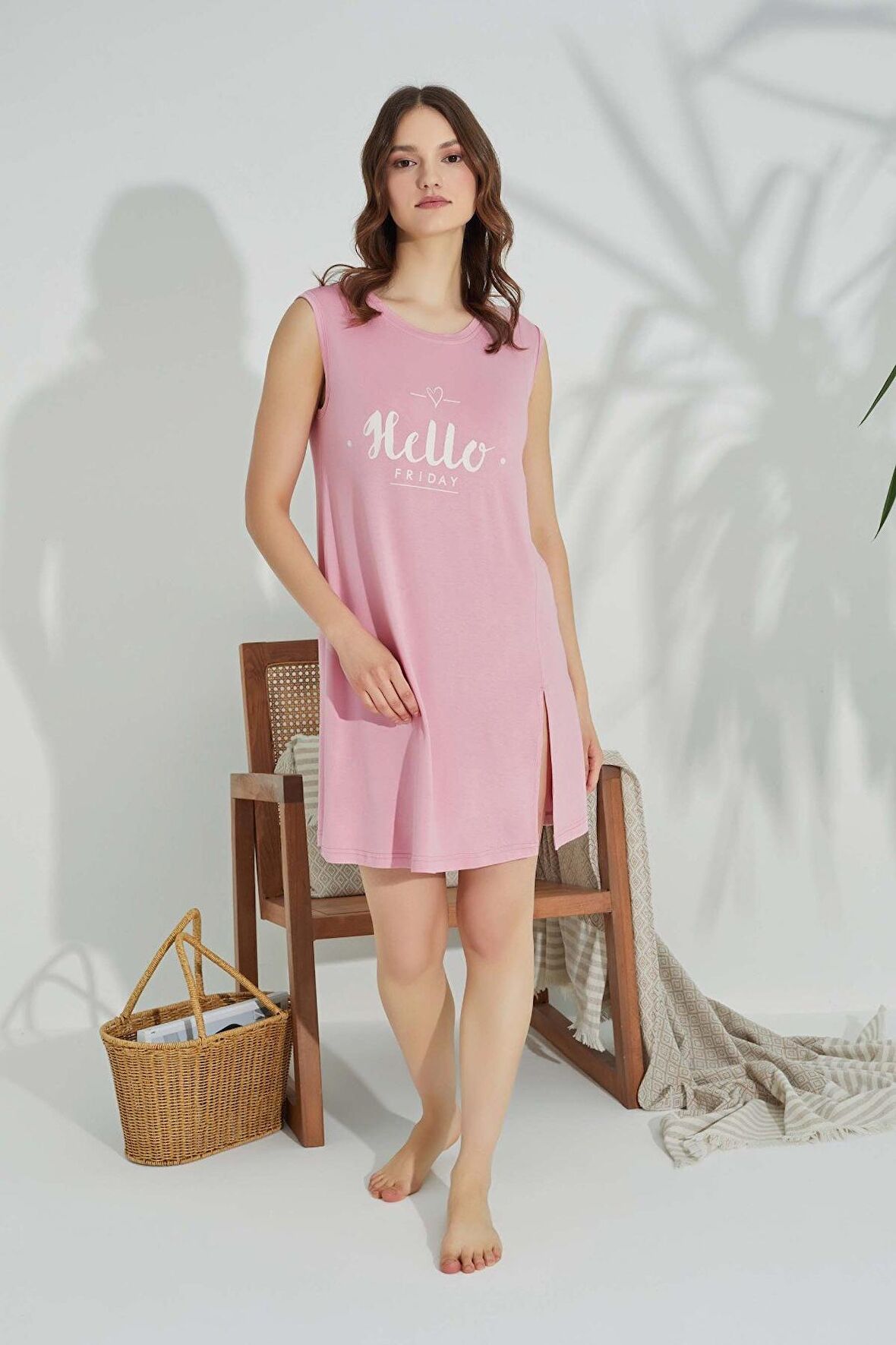 Kadın Bisiklet Yaka Viskon Yırtmaç Detaylı Mini Gecelik Elbise