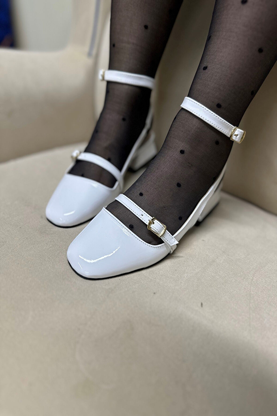 Günlük Kadın Kare Burunlu Ayarlanabilir Tokalı Arkası Açık Kalın Baretli Kısa Topuklu Ayakkabı 911