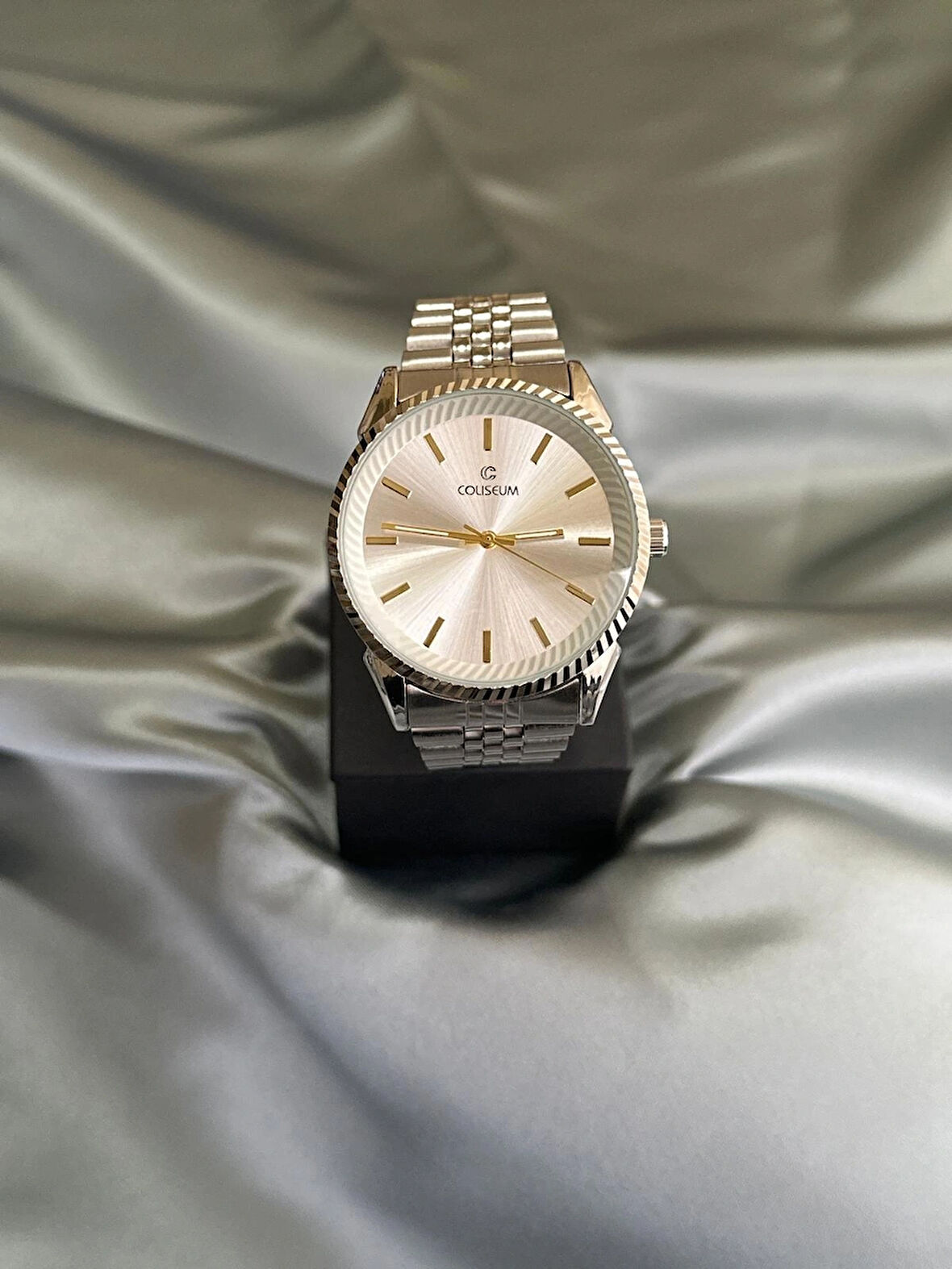  Yuvarlak Gümüş Renk Çelik Kordon Erkek Kol Saati