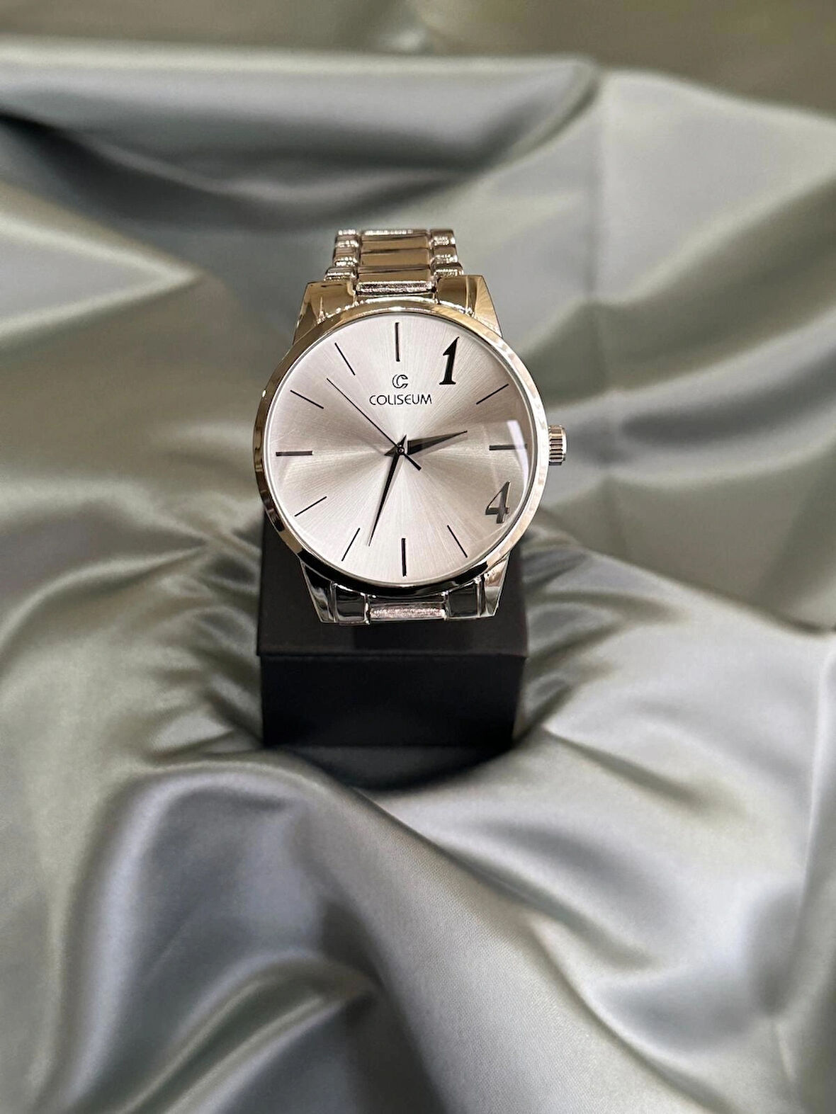 Yuvarlak Gümüş Renk Çelik Kasa Tasarım Erkek Kol Saati