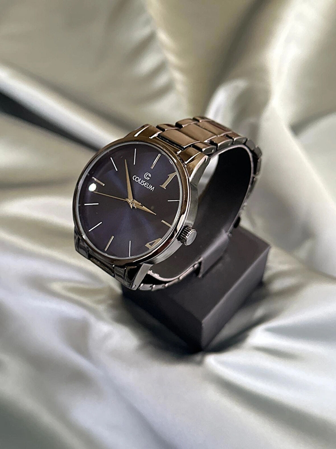 Yuvarlak Siyah Renk Çelik Kordon İçi Lacivert  Tasarım Erkek Kol Saati