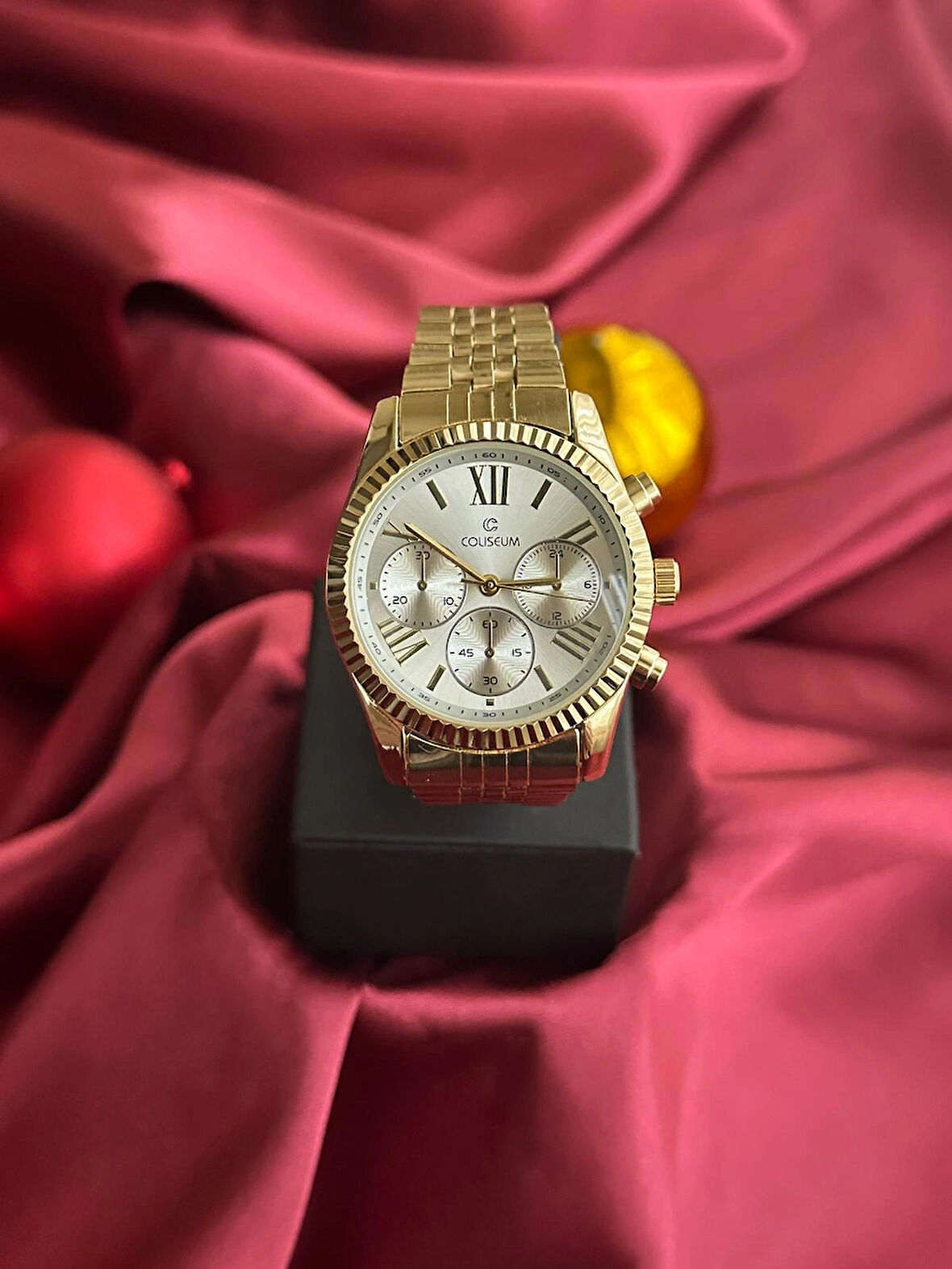 Yuvarlak Gold Renk İçi Beyaz Klasik Kadın Kol Saati