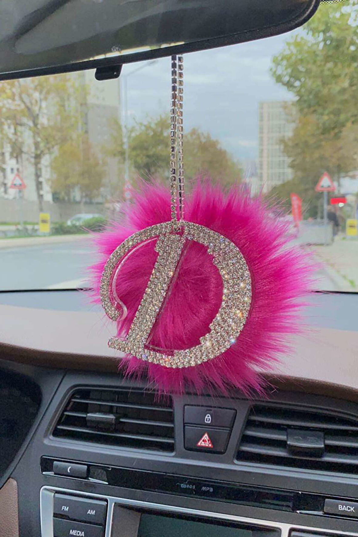 Swarovski Gümüş Taşlı Dikiz Ayna Kolye Süsü Pembe Tüylü D Harfi