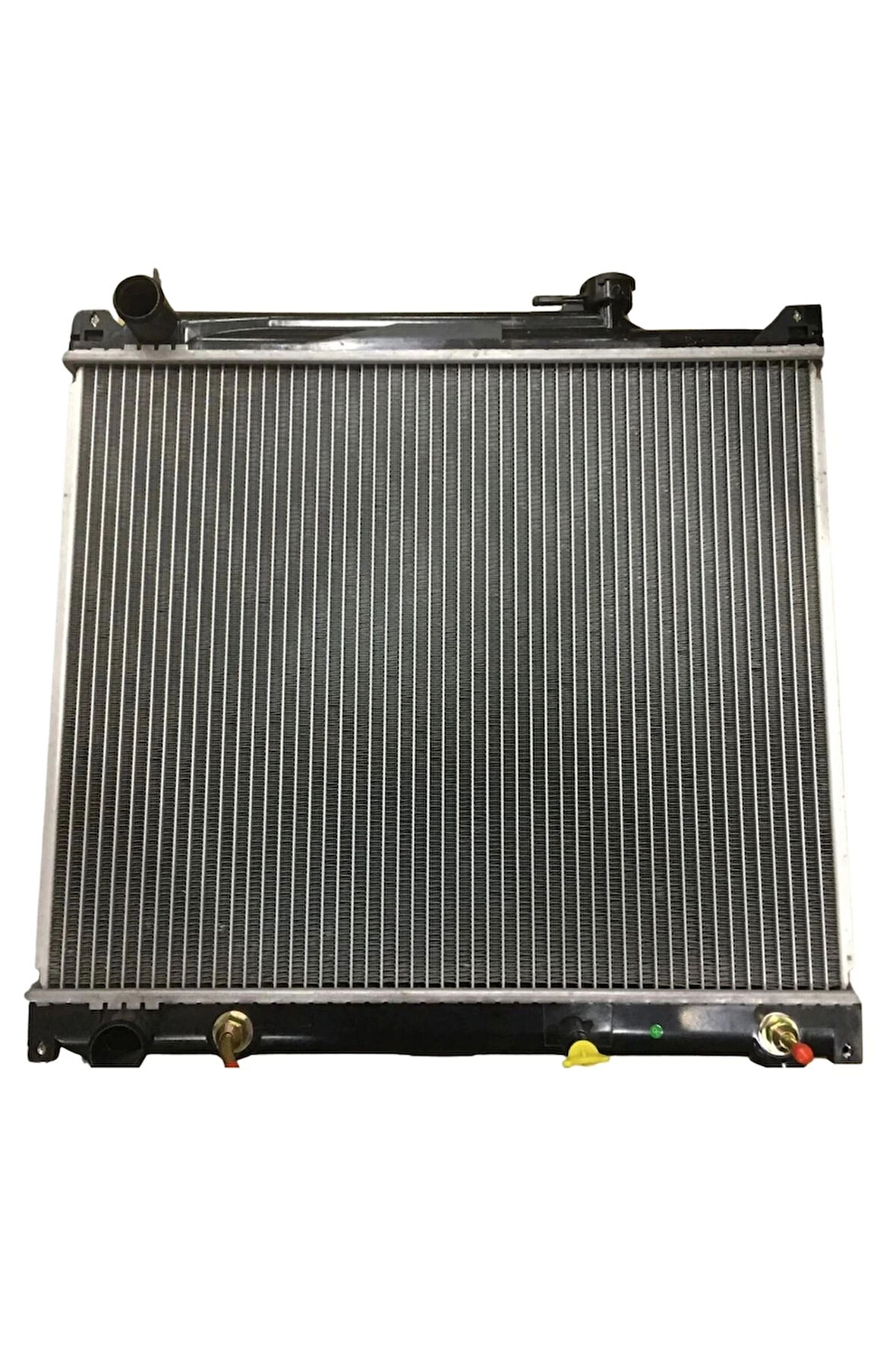 Suzuki Vitara 2.0 98 06 Arası Uyumlu Su Radyatörü Brazing At 425x526x26 17700 77E00 Wisco