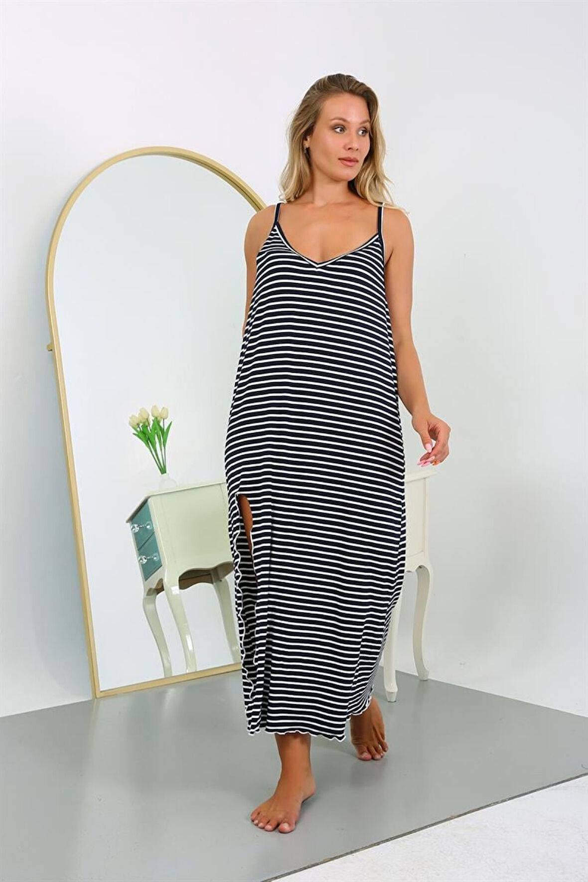 Celira Kadın Büyük Beden İp Askılı Pamuklu Uzun Gecelik NS12107