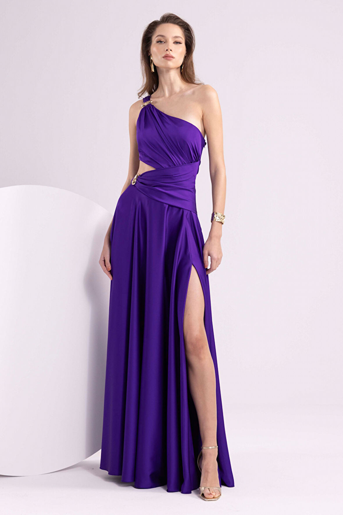 Doridorca Kadın Tek Omuz Pencere Detaylı Maxi Abiye Elbise 7050 Mor