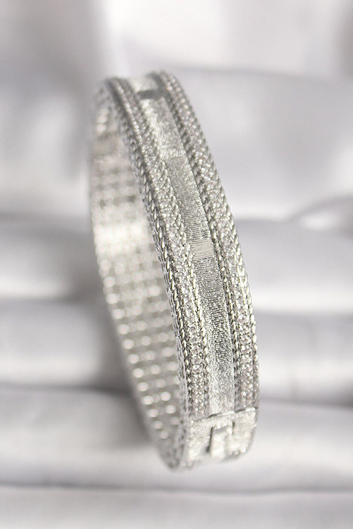 Gümüş Renk Zirkon Taşlı Pirinç Kadın Kelepçe