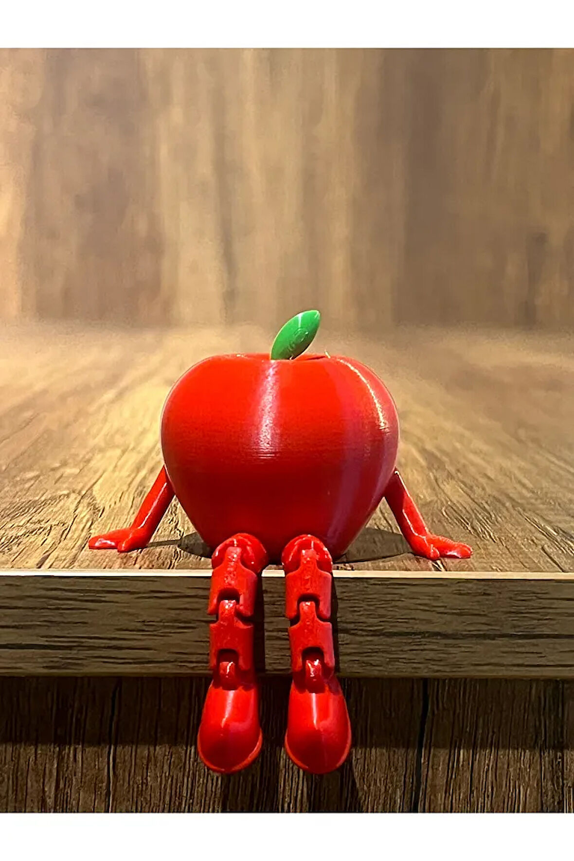 Mini Ayaklı Elma Figürü – Tatlılığın Vücut Bulmuş Hali!
