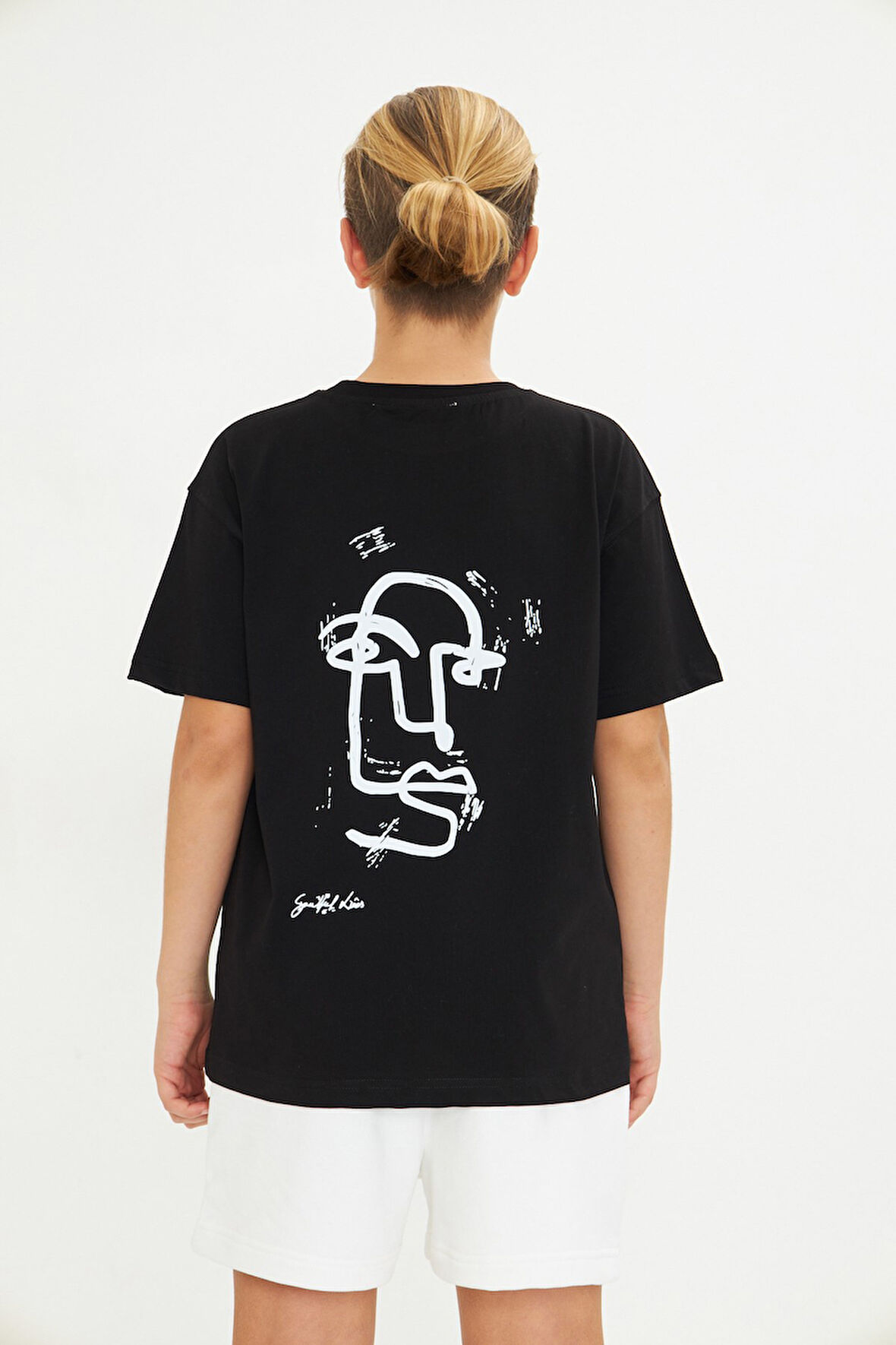 Arka Baskılı Minimalist Yüz Desenli %100 Pamuk Beyaz Oversize Unisex Çocuk Tişört