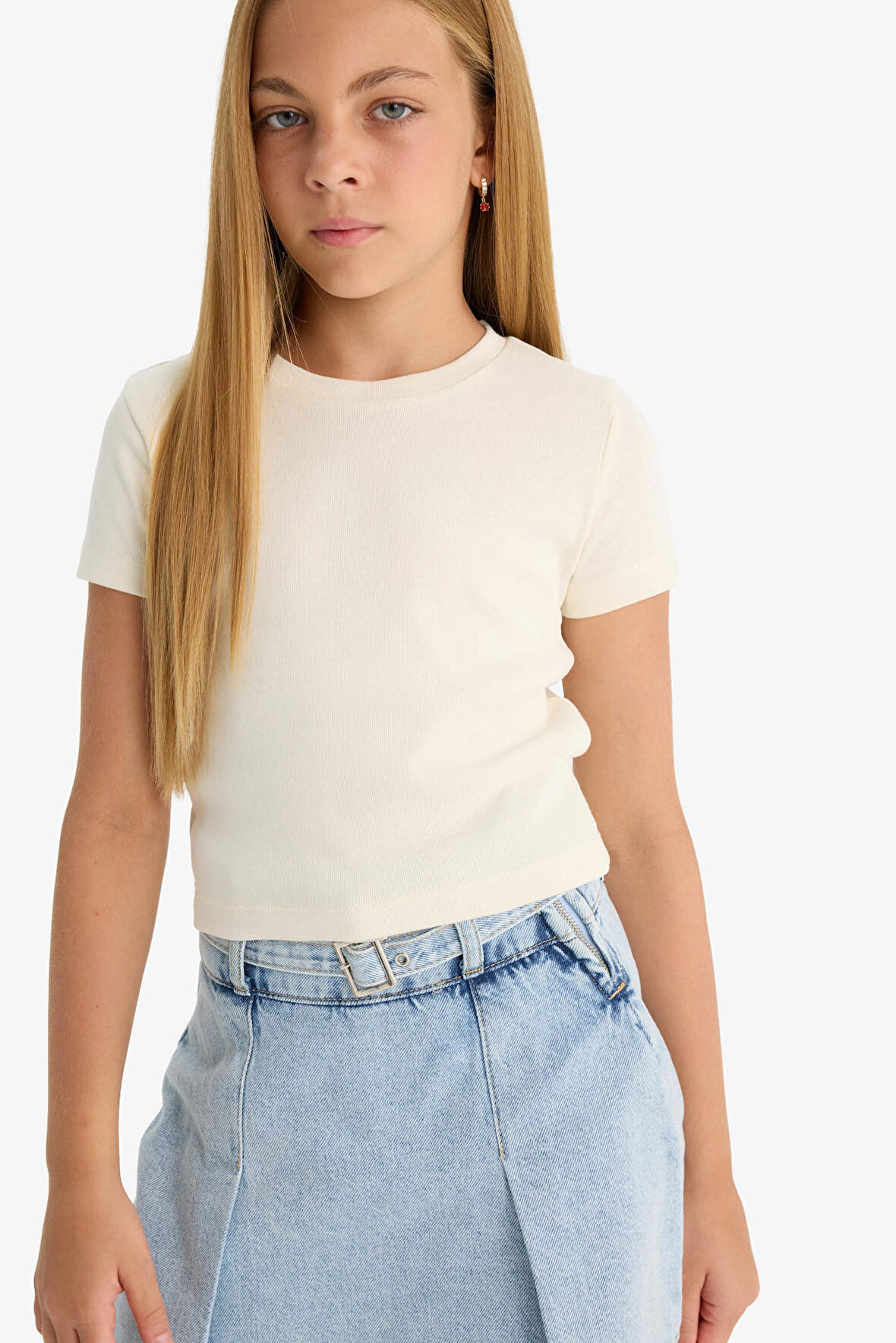 DeFacto Kız Çocuk Slim Fit Dar Kesim Bisiklet Yaka Ribana Basic Düz Kısa Kollu Tişört B3054A824SMER99