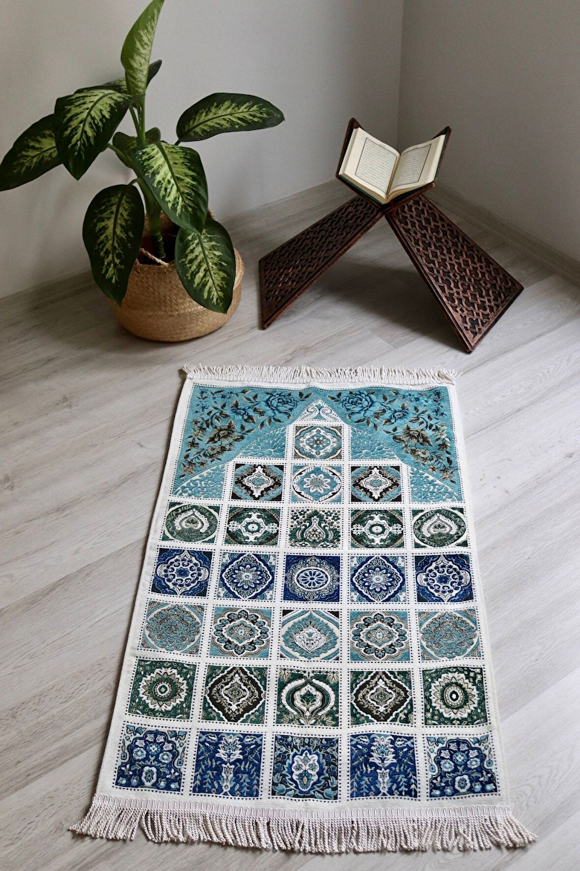 40 Yama Desenli Astarlı Lüks Seccade S1017 Mavi