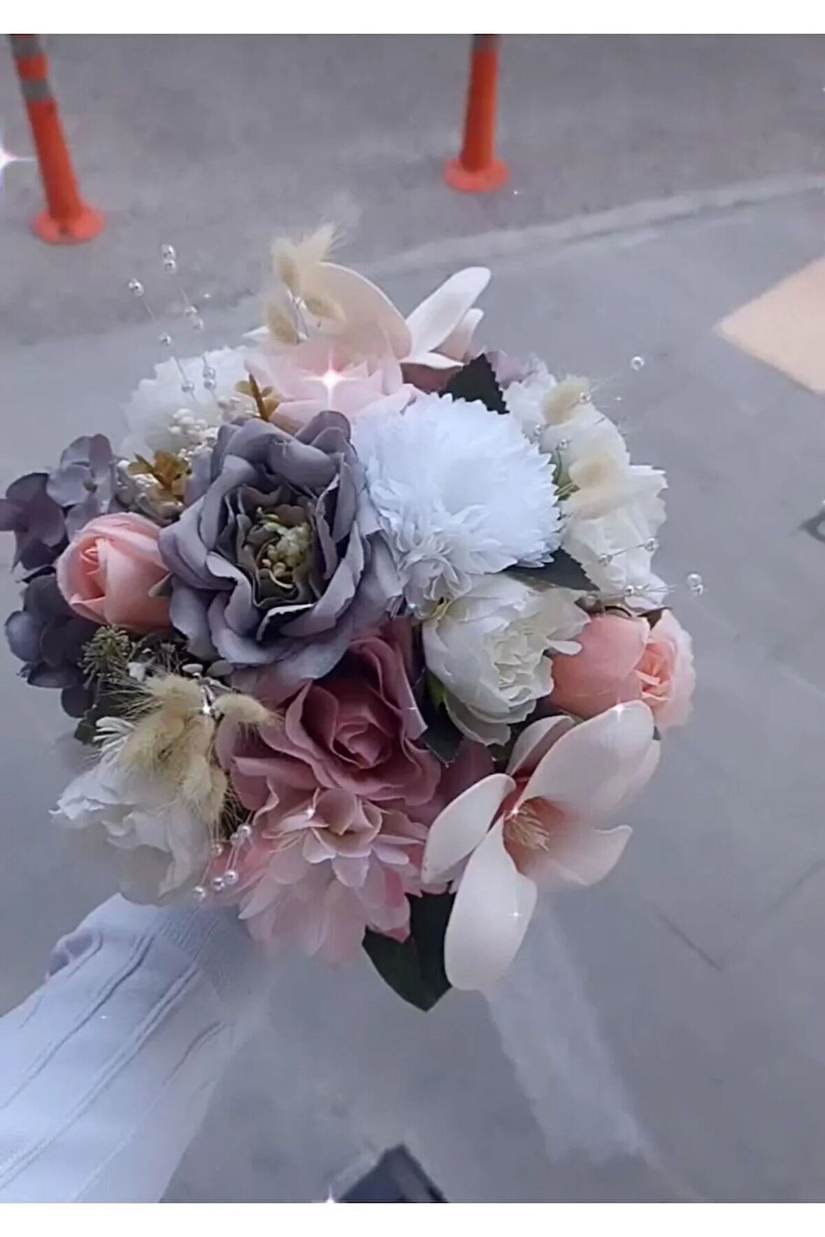 Lüks pastel tonlarda gelin çiçegi