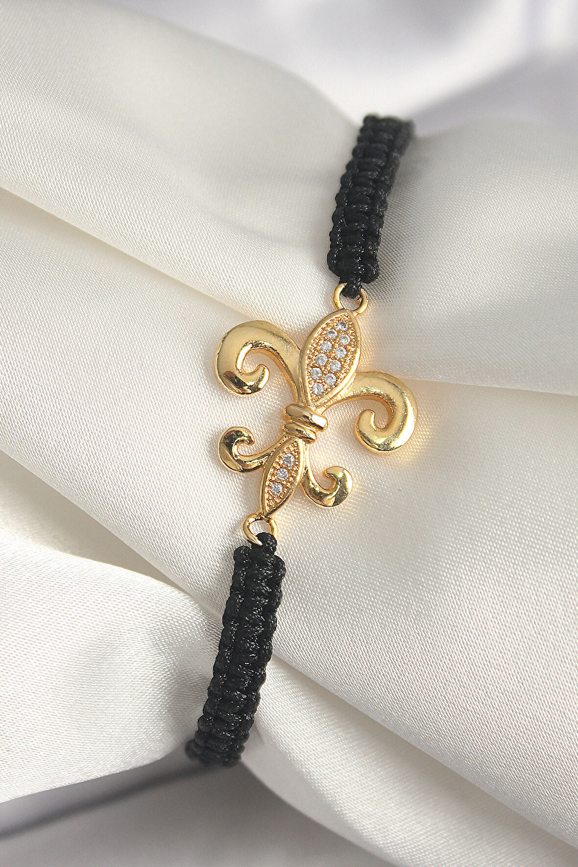 Pirinç Gold Renk Zirkon Taşlı Zambak Figür Asansörlü Makrome Model Kadın Bileklik