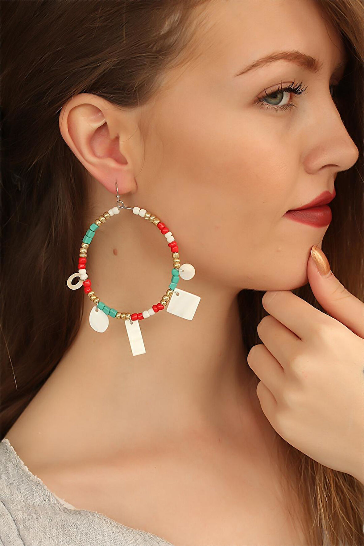 Boncuklu kadın Halkalı Küpe