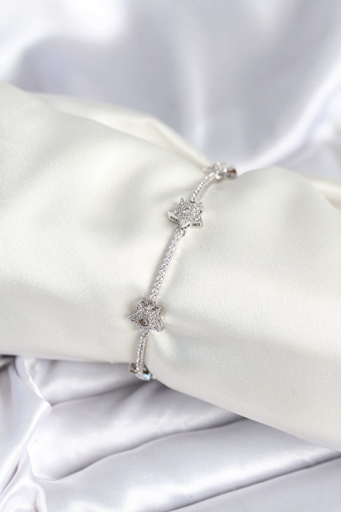 Pirinç Gümüş Renk Yıldız Model Kadın Bileklik