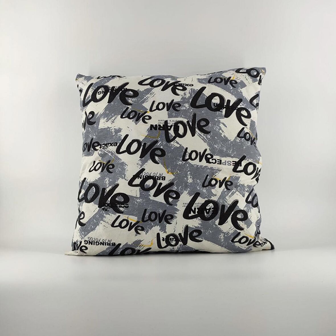 Love Baskılı Kırlent Kılıfı