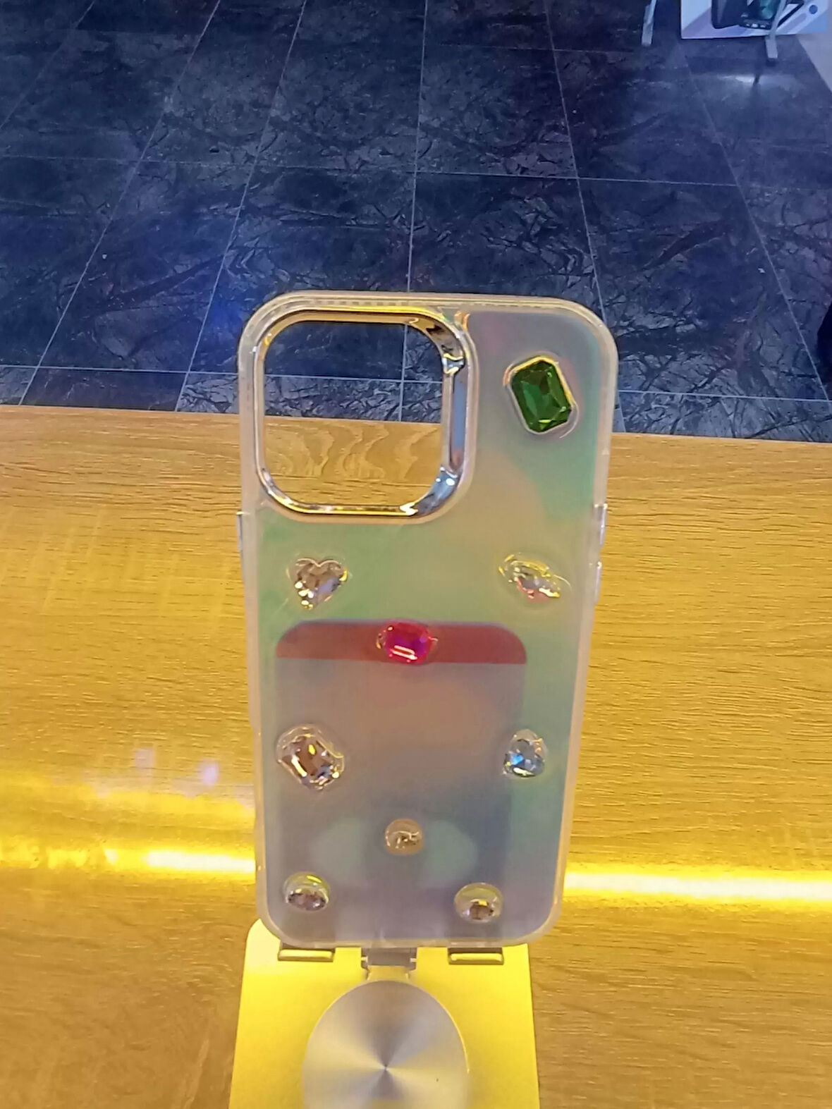 İPhone 16 Pro Max Uyumlu Renkli Elmas Taşlı Desen3 Hologram Kapak Darbe Korumalı Kılıf