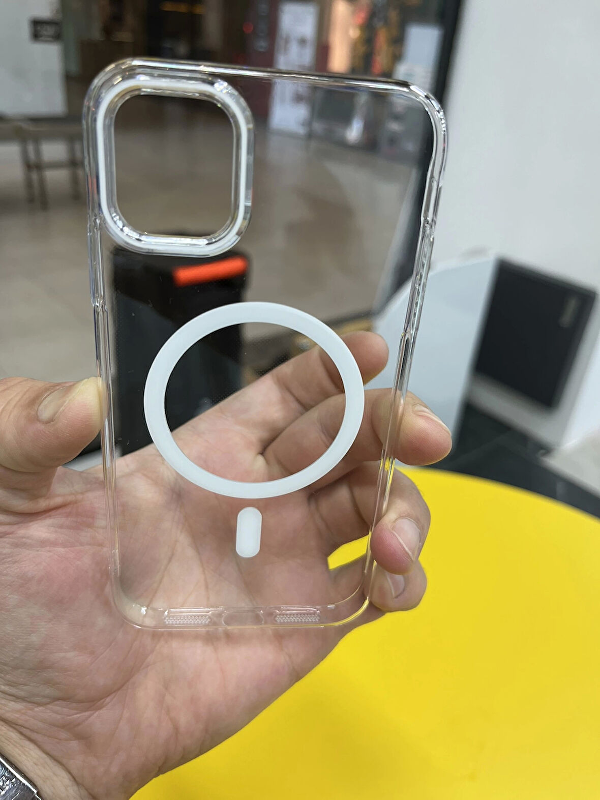 İPhone 12 Uyumlu Şeffaf MagSafe Özellikli Geç Sararma Yapan Kıılıf