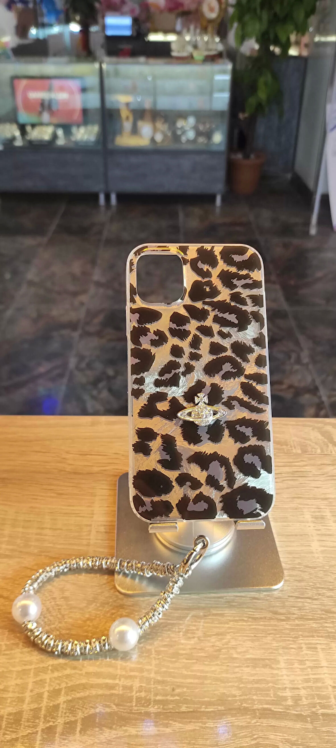 İPhone 15 Uyumlu Leopar Tasarım Kılıf Taşlı Askılı Kapak Darbe Korumalı Hologram Kapak