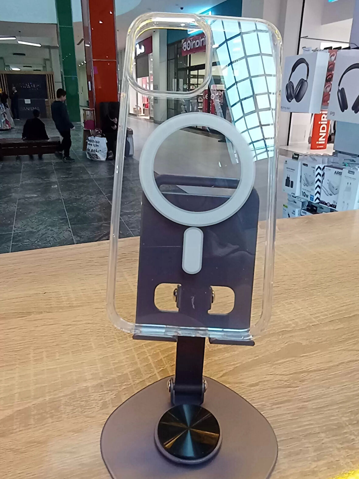İPhone 16 Pro Max Uyumlu MagSafe Özellikli Şeffaf Kılıf Özel Kutulu Geç Sararan Kapak