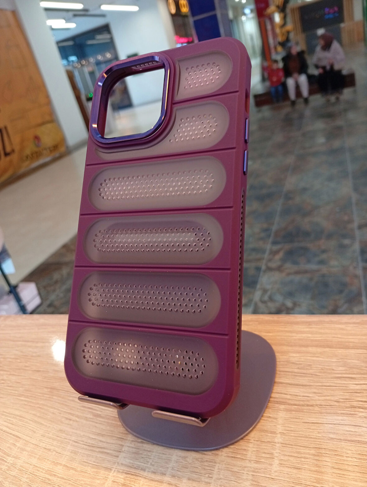 İPhone 15 Pro Max Uyumlu Puffer Case Kapak Özel Yumuşak Dokulu Delikli Kılıf
