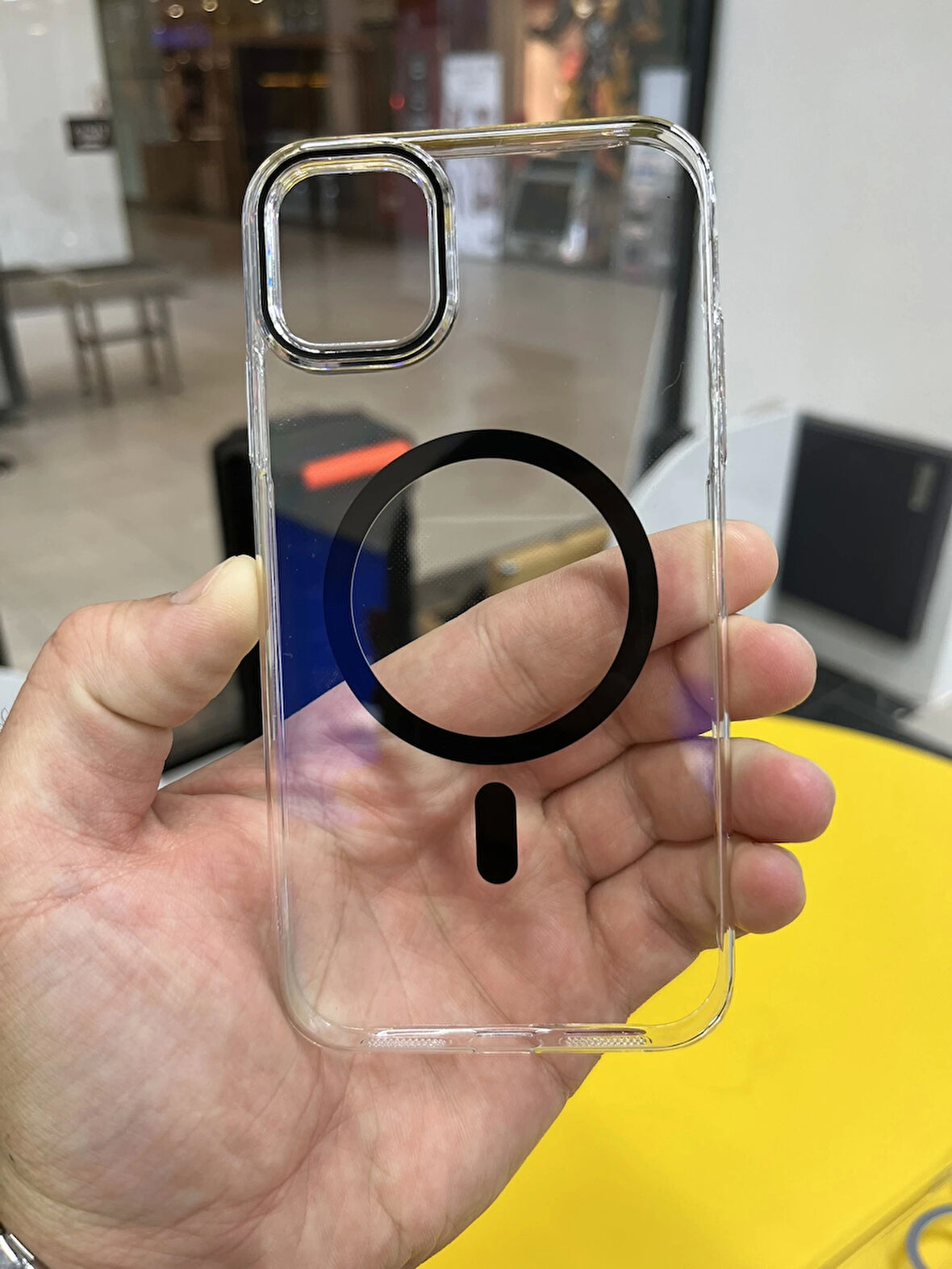 İPhone 11 Uyumlu Şeffaf MagSafe Özellikli Geç Sararma Yapan Kıılıf