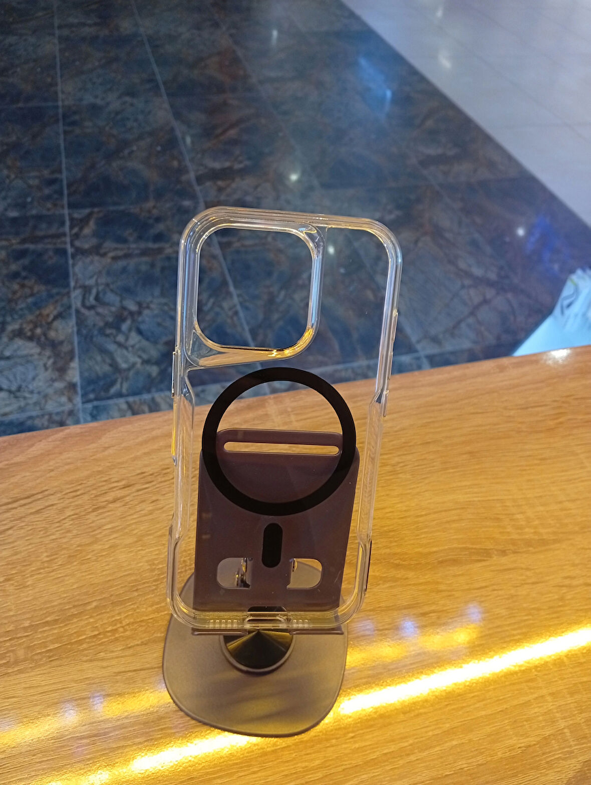 İPhone 16 Pro Uyumlu Sararmaz Mika Cam Özellikli Kılıf MagSafe Darbe Korumalı Kapak