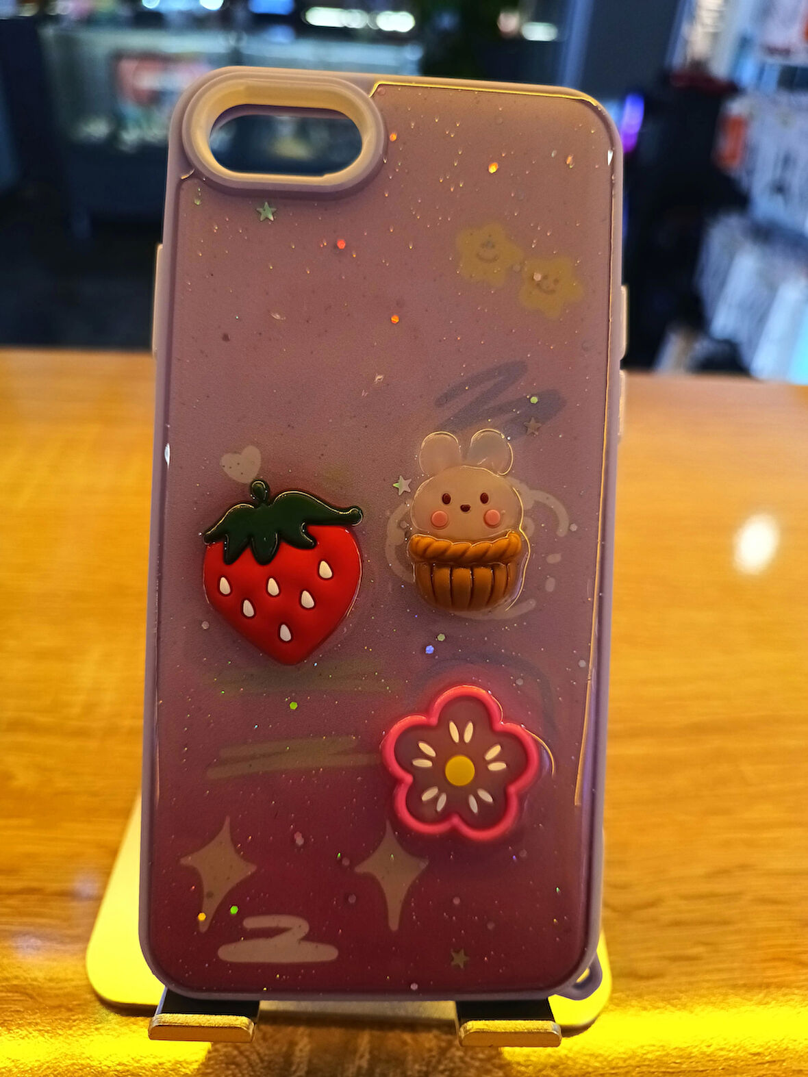 İPhone 7/8/SE Uyumlu Kabartma Figürlü Darbe Korumalı Kapak Çilek Kılıf