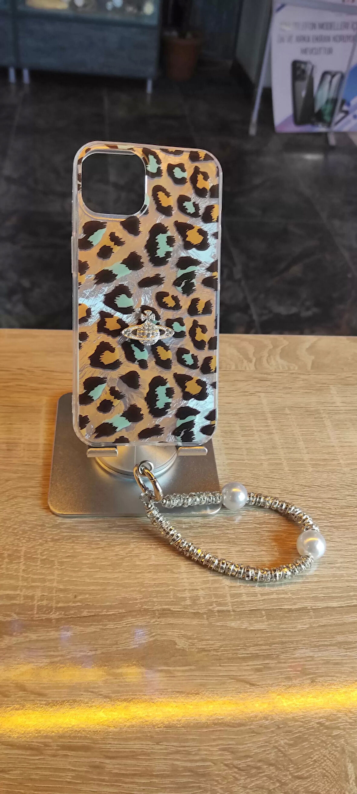İPhone 14 Uyumlu Leopar Tasarım Kılıf Taşlı Askılı Kapak Darbe Korumalı Hologram Kapak