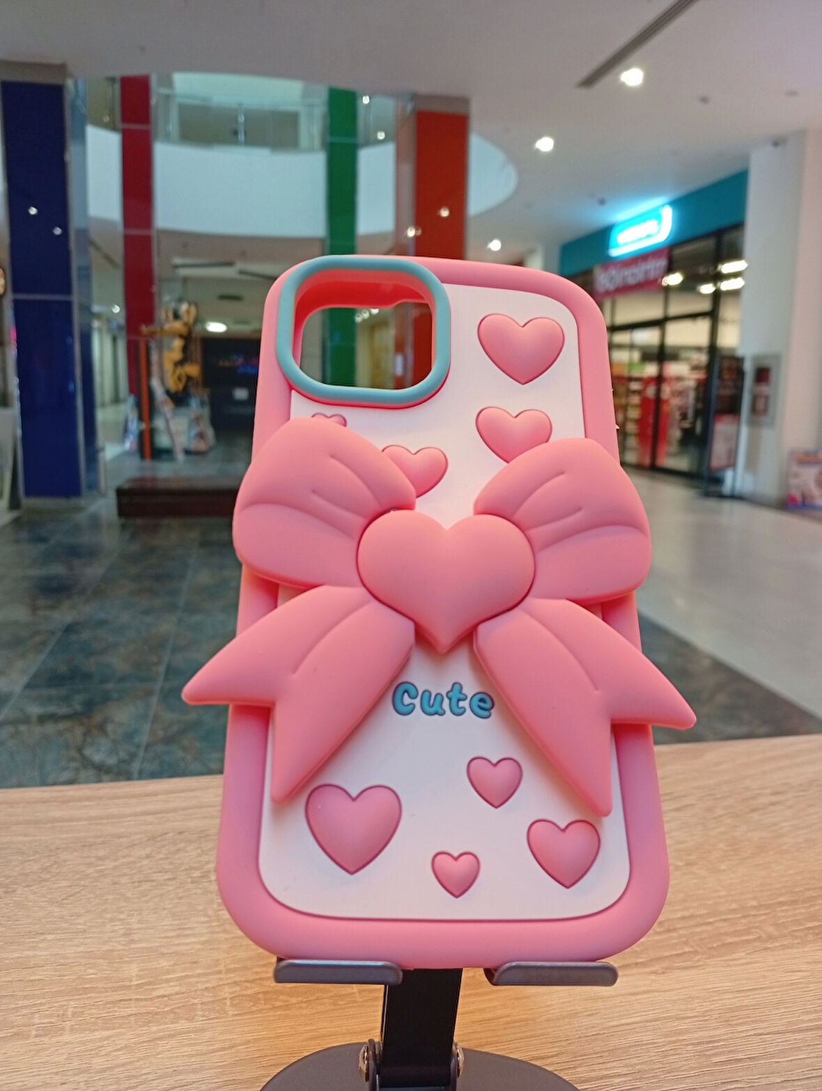 İPhone 15 Uyumlu Pembe Renk Kurdele Tasarım Kılıf Kurdelesi Stand Olabilen Yumuşak Dokulu Kapak