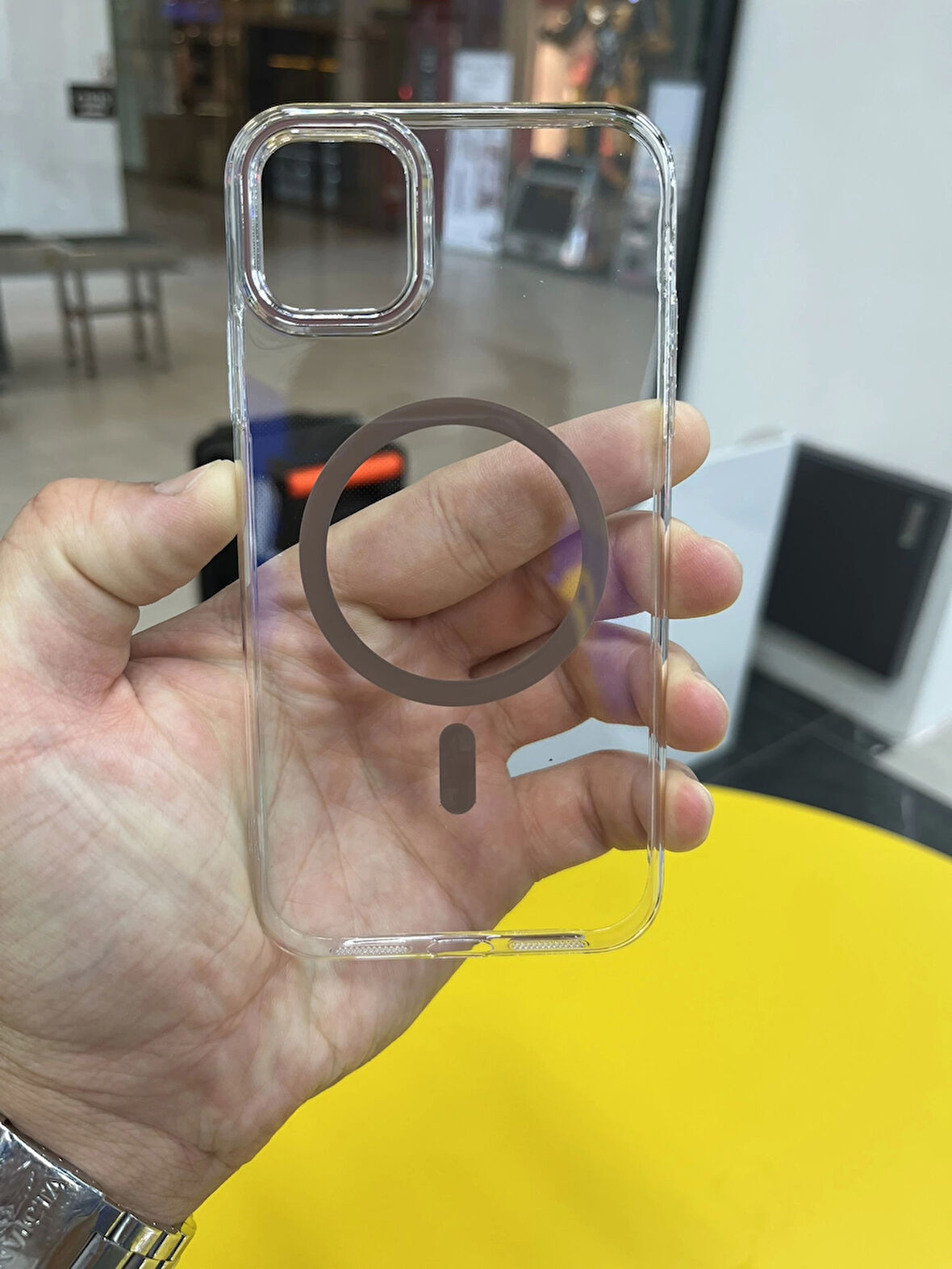 İPhone 11 Uyumlu Şeffaf MagSafe Özellikli Geç Sararma Yapan Kıılıf