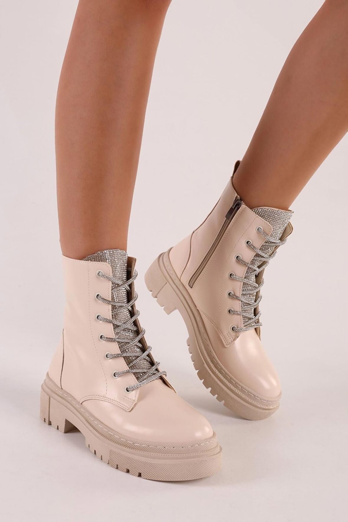 SOLMAZ PRİYA BEJ RENK TAŞLI KALIN TABAN POSTAL