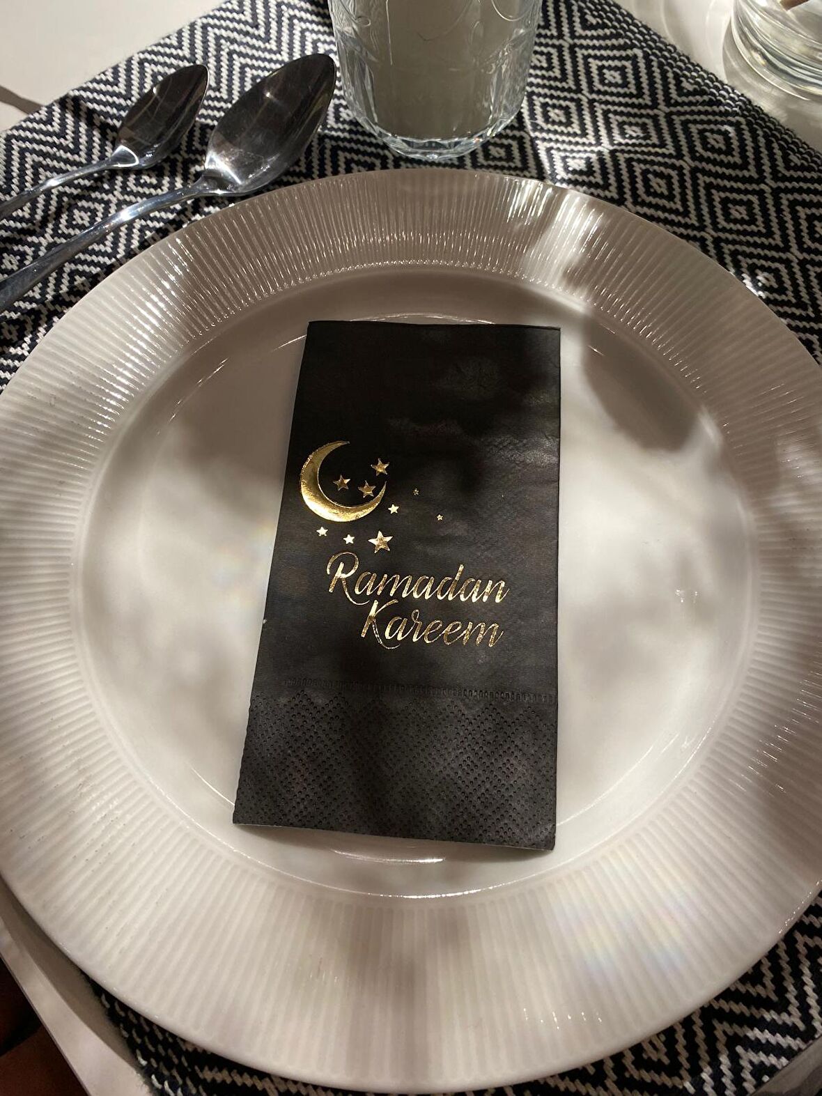 Gold Yaldızlı Siyah Ramadan Karem Peçete 16 Adet