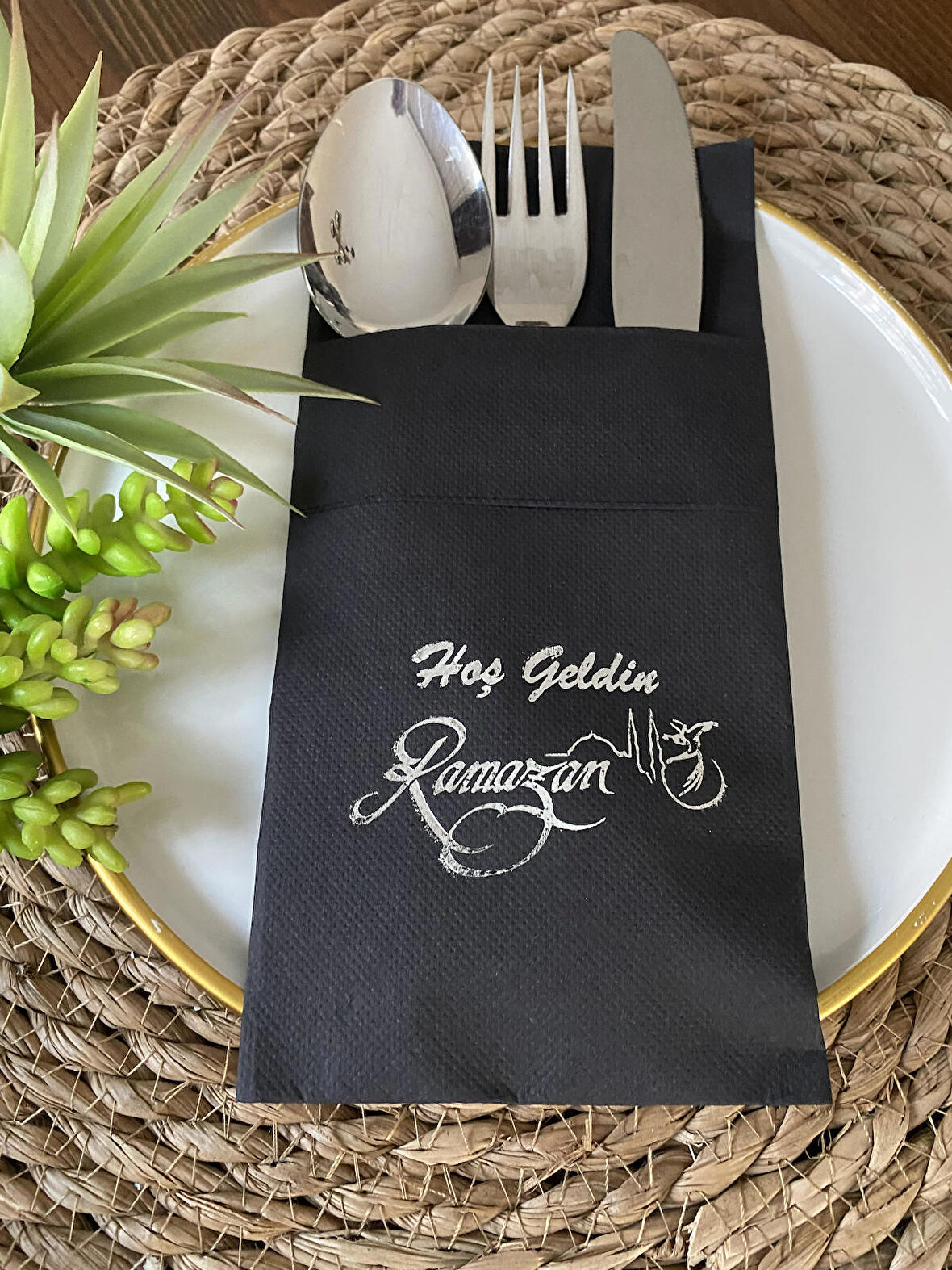 Gümüş Yaldızlı Siyah Hoş Geldin Ramazan Cepli Touch Peçete 12 li 40x40