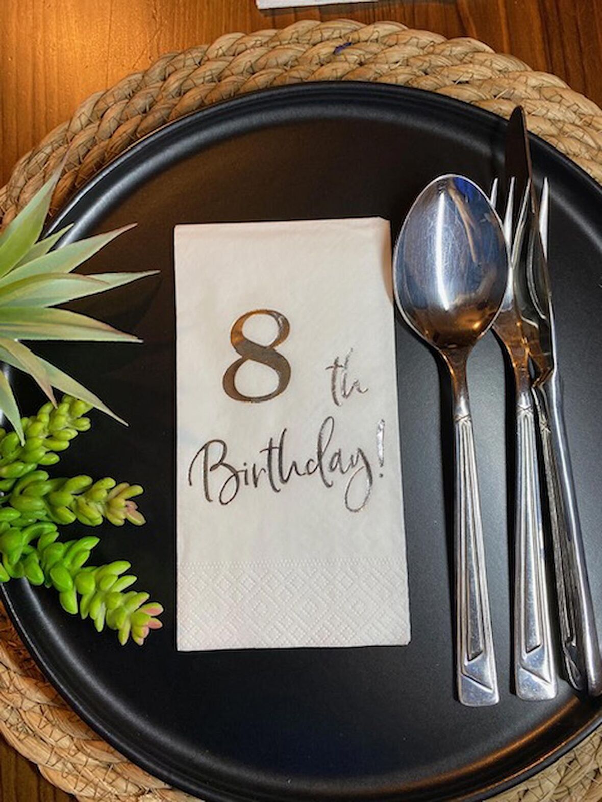 Gümüş Yaldızlı Beyaz Sekiz Yaş Bırthday Garson Katlama Peçete 16 lı