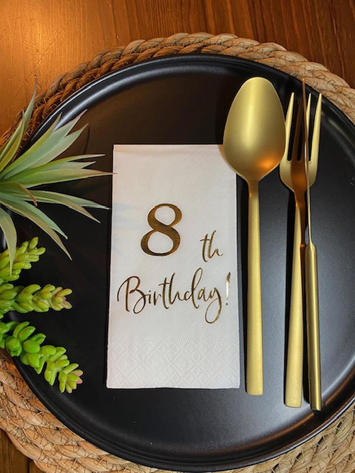 Gold Yaldızlı Beyaz Sekiz Yaş Bırthday Garson Katlama Peçete 16 lı